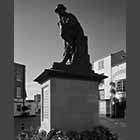 black and white photo of the Huntingdon War Memorial